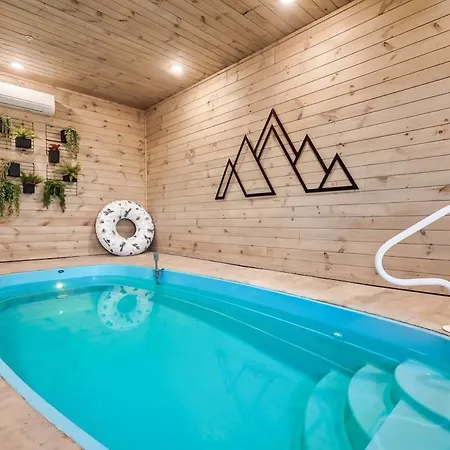 Charming Hideaway With Private Pool Hot Tub & Views Vila